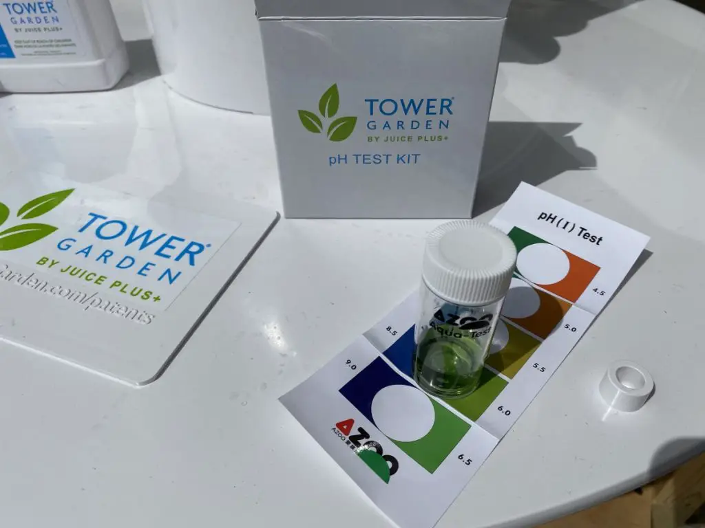 pH test kit by Tower Garden